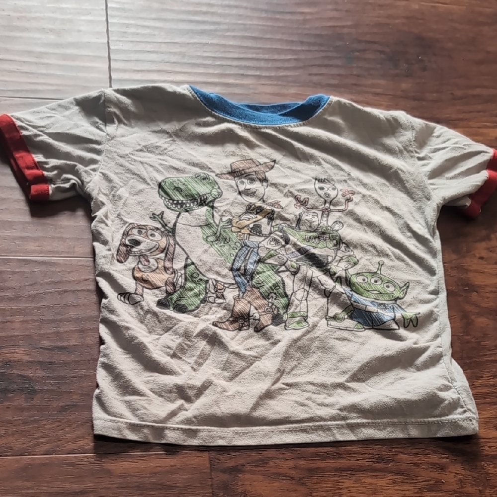 Disney Cream and Red Short Sleeve Tee with Graphic Design